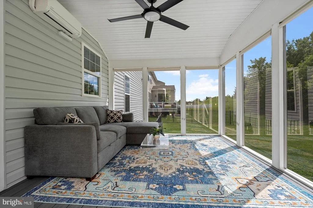 Photo of 821 BENTGRASS DRIVE