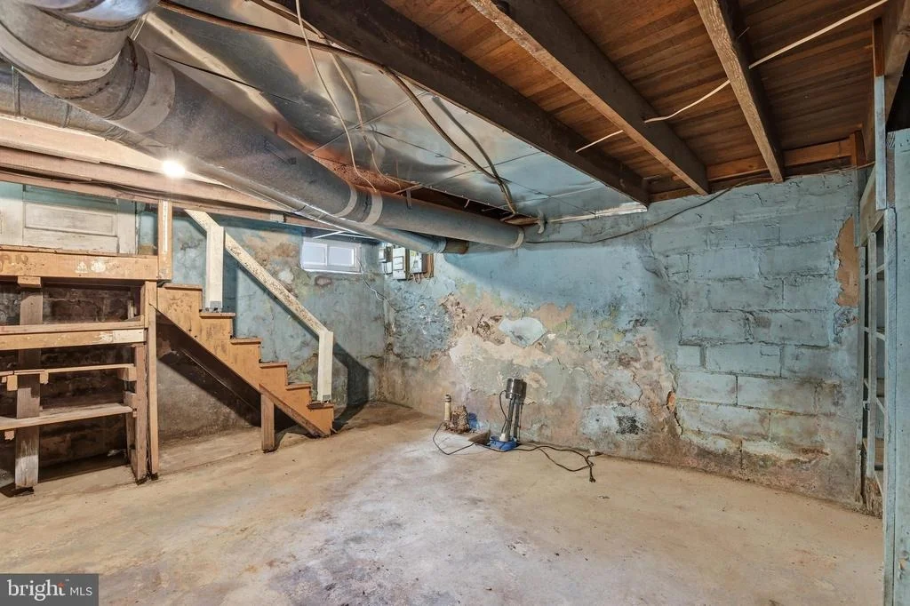 Photo of 523 HAY ROAD