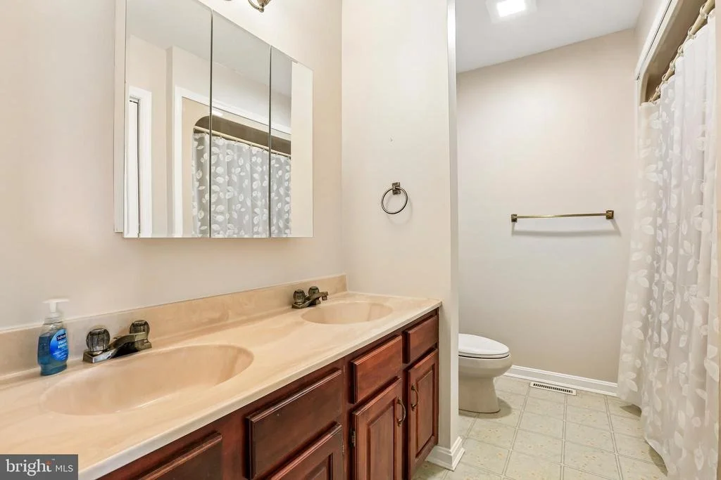 Photo of 2215 CHEROKEE DRIVE