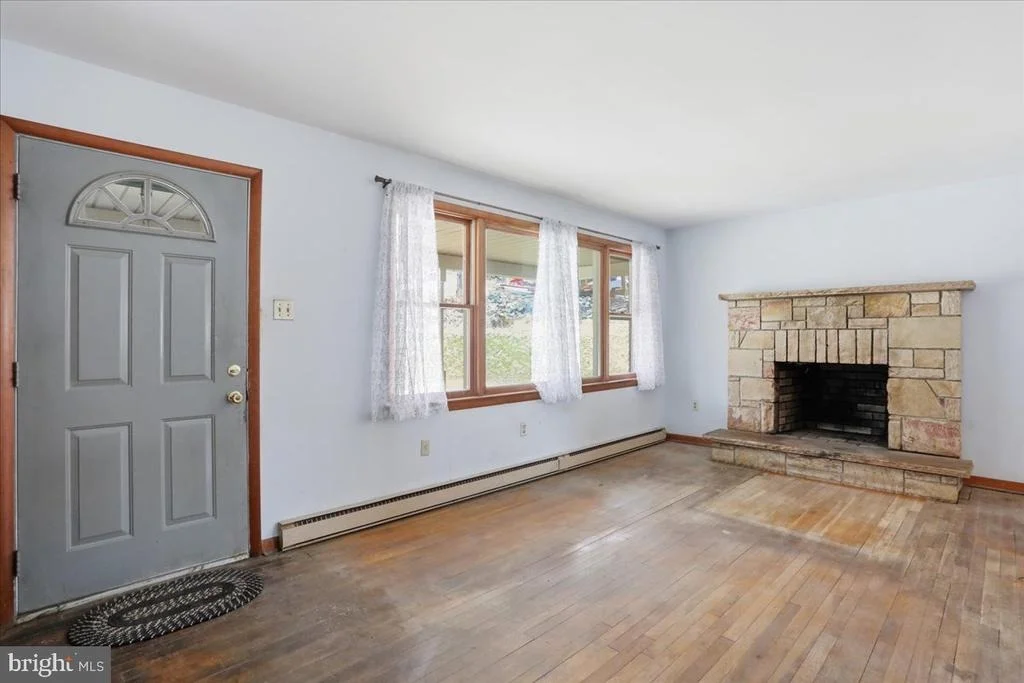 Photo of 1629 DAHLGREN ROAD