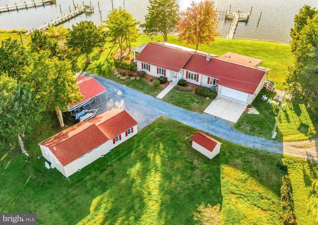 Photo of 16185 BRADBURN LANE