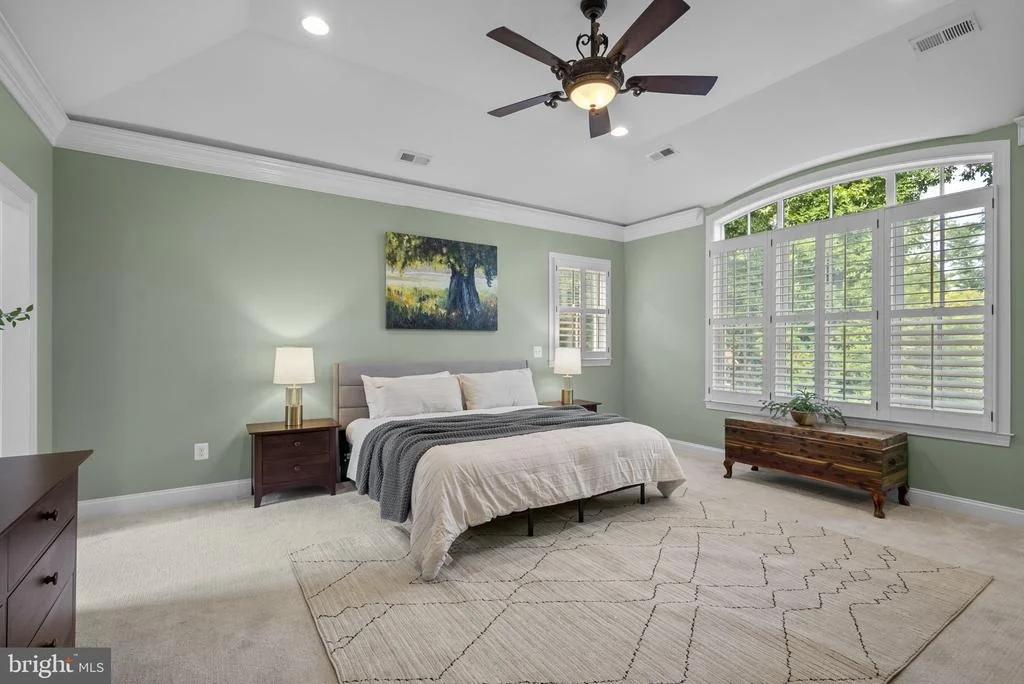 Photo of 710 WOODSIDE PARKWAY