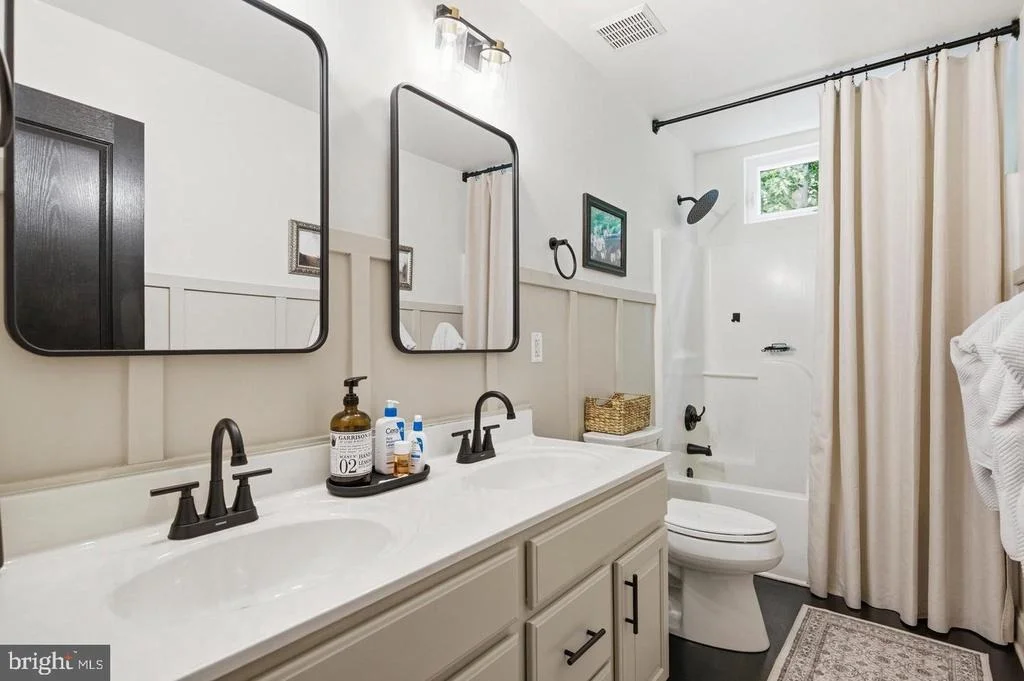 Photo of 3820 LEAFCREST COURT