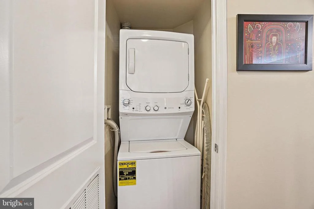 Photo of Unit 402 at 930 WAYNE AVENUE