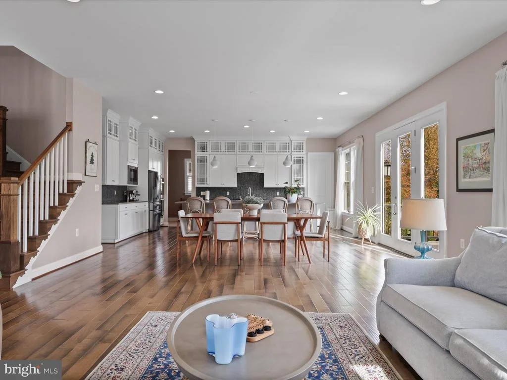 Photo of 25970 LIQUIDAMBAR LANE