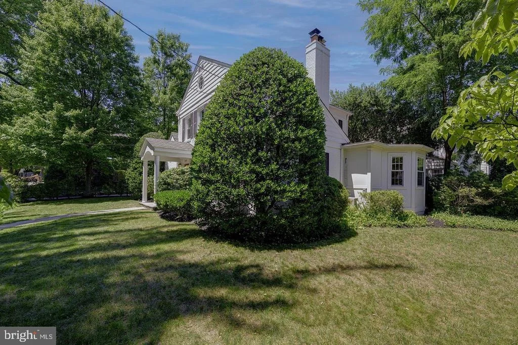 Photo of 3905 LAIRD PLACE
