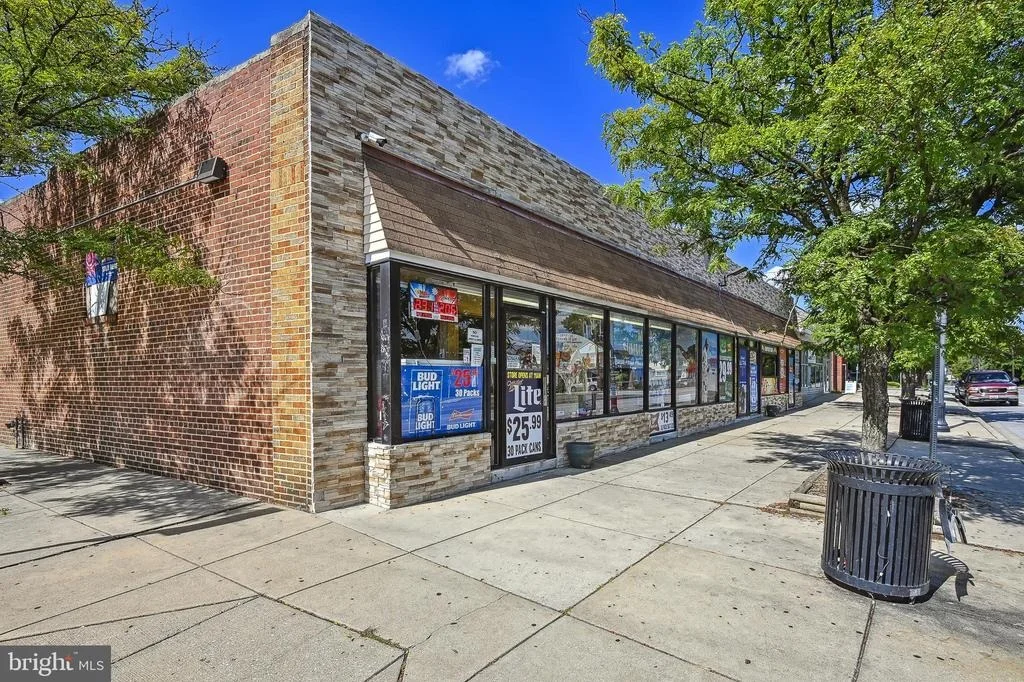 Photo of 607 ALDERSHOT ROAD
