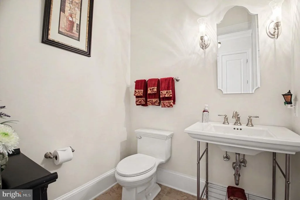 Photo of 5985 SAINT CATHERINES LANE