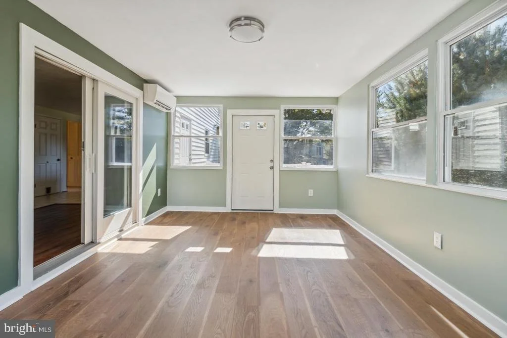 Photo of 8032 RED JACKET WAY