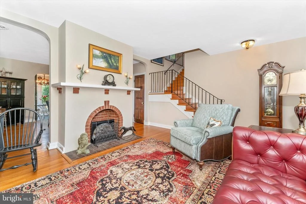 Photo of 402 W 2ND STREET