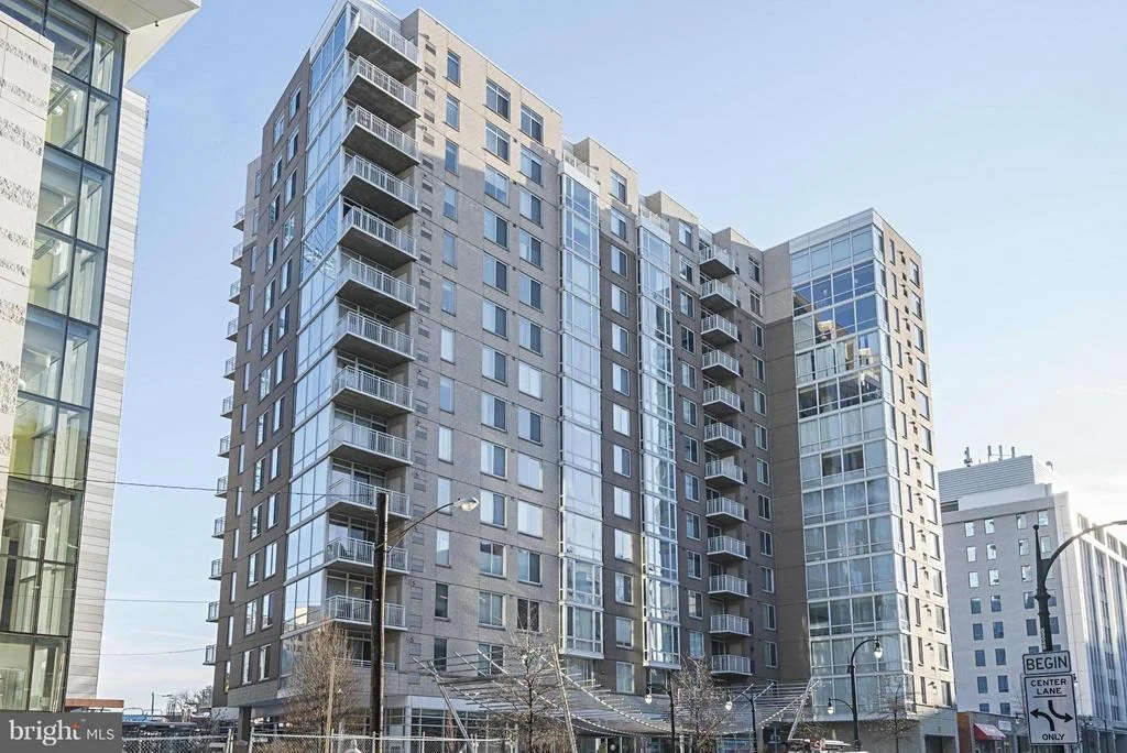 Photo of Unit 409 at 930 WAYNE AVENUE