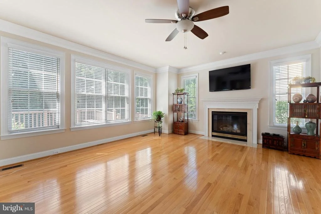 Photo of 16505 MURRAY PLACE