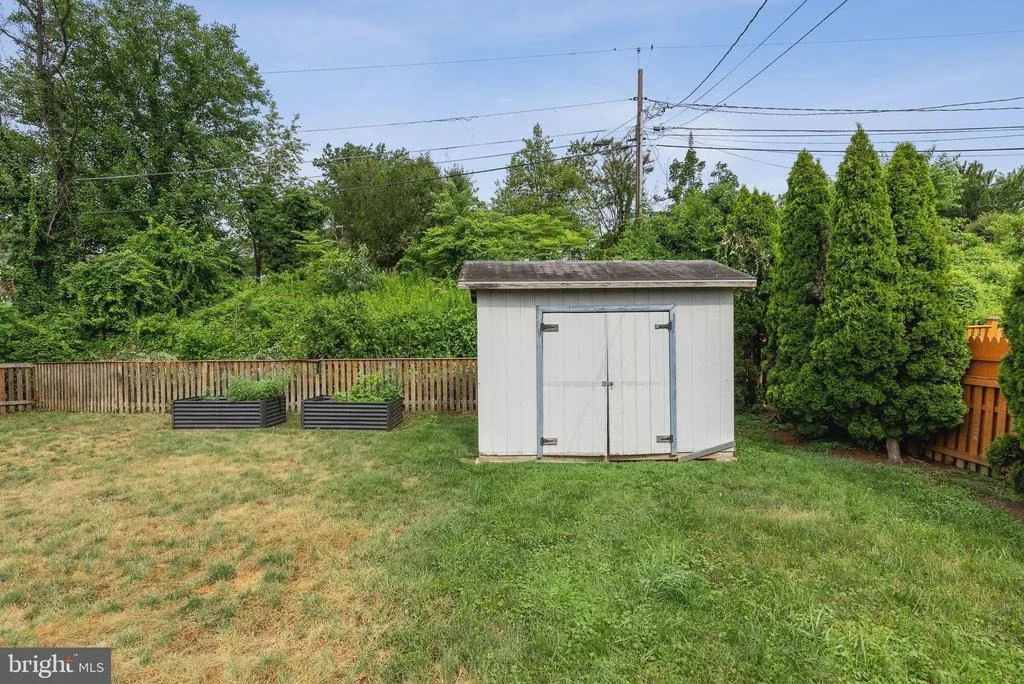 Photo of 816 PROVIDENCE ROAD