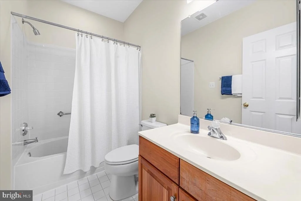 Photo of 6807 MEADOW LANE
