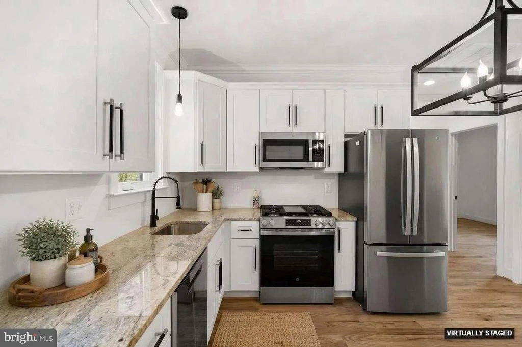 Photo of 7125 EDGEMONT ROAD