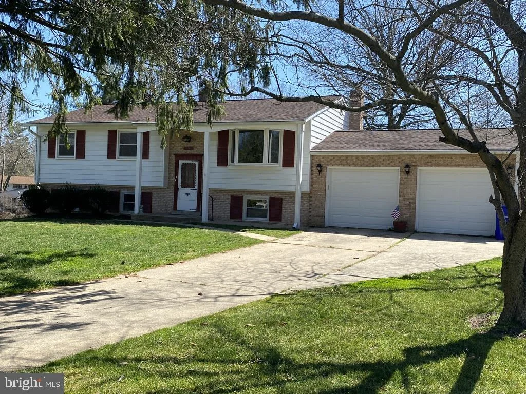 Photo of 7404 BEE BEE DRIVE