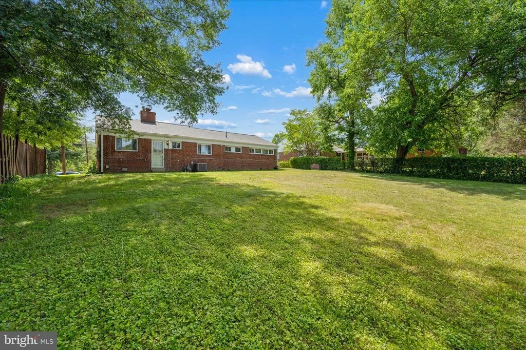 Photo of 6803 ADELPHI ROAD