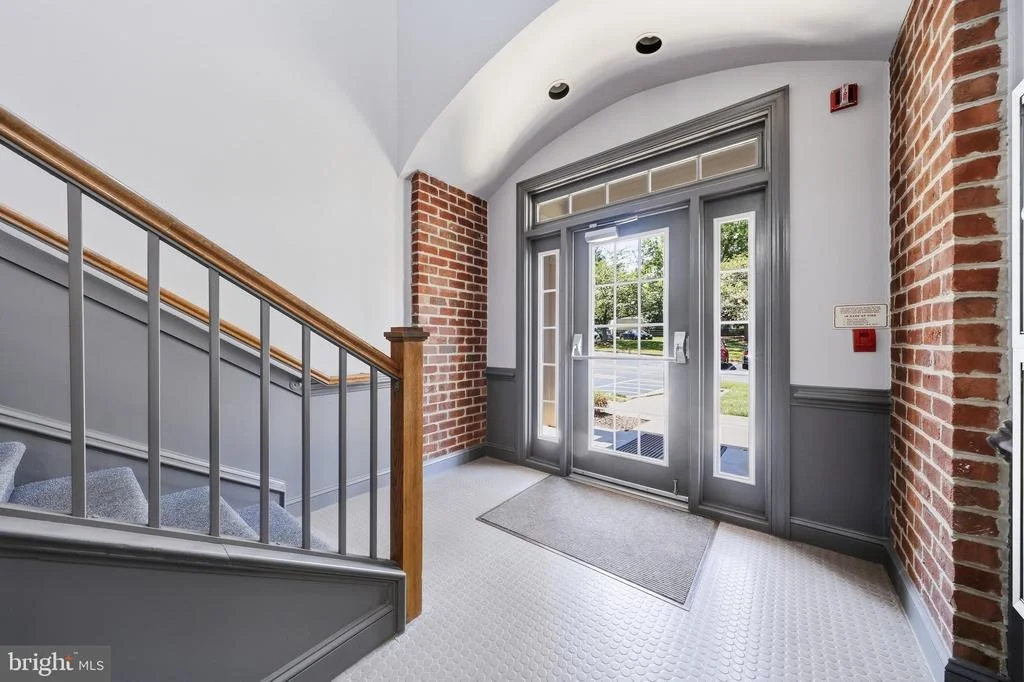 Photo of Unit 2A at 2402 ELLSWORTH WAY