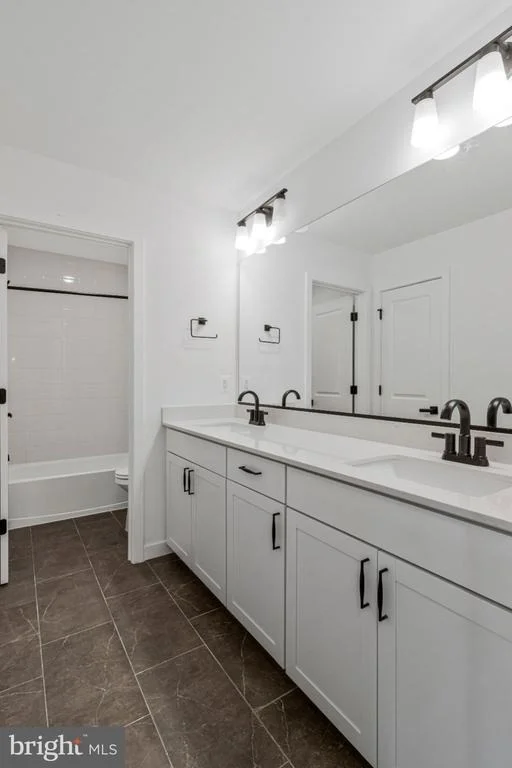 Photo of 2000 ARAM DRIVE