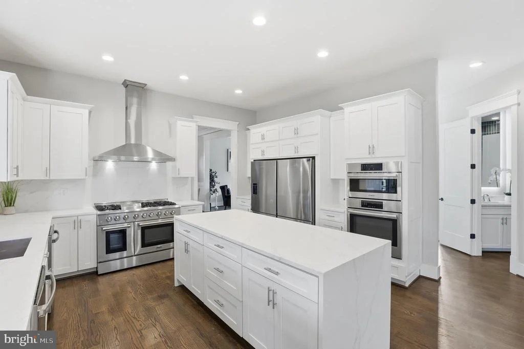 Photo of 10602 OAK PLACE