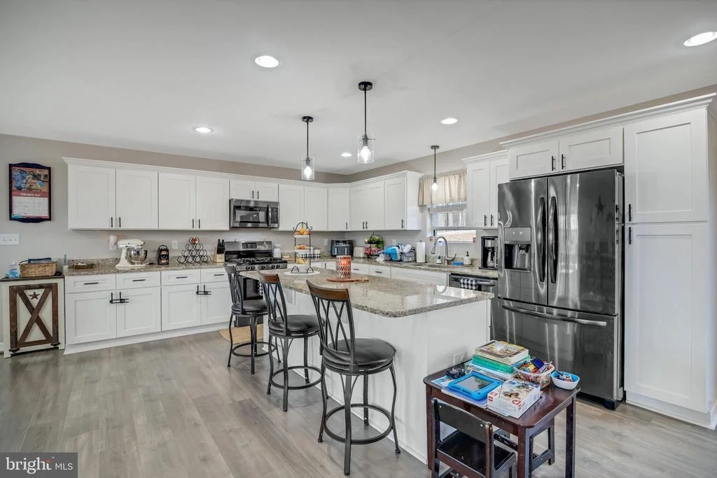 Photo of 17075 REVA ROAD