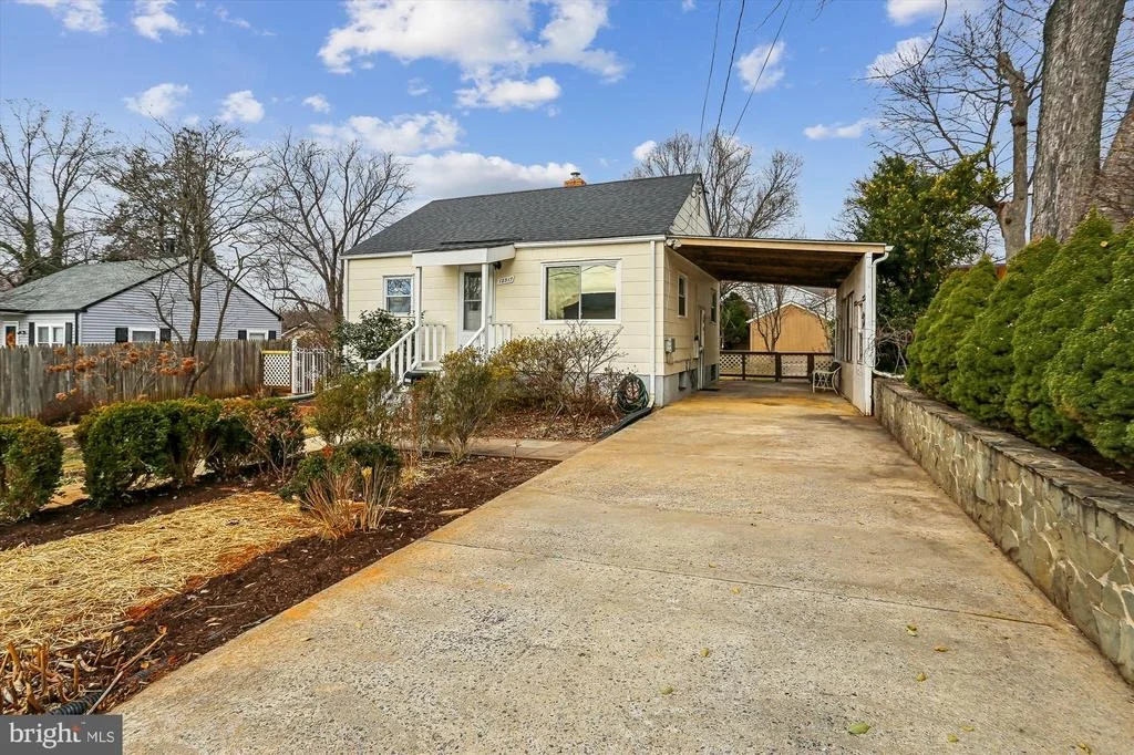 Photo of 12317 MIDDLE ROAD