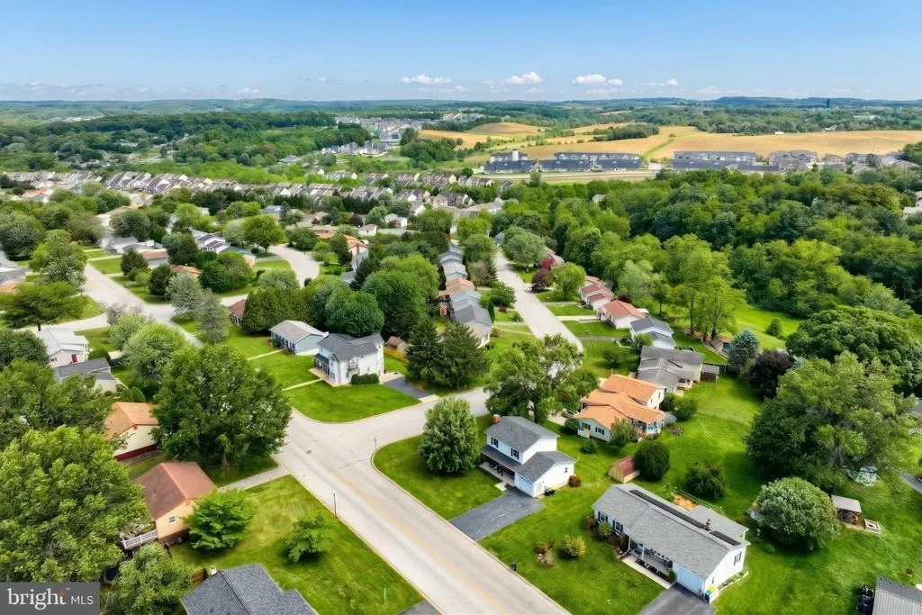 Photo of 27 COLONIAL DRIVE