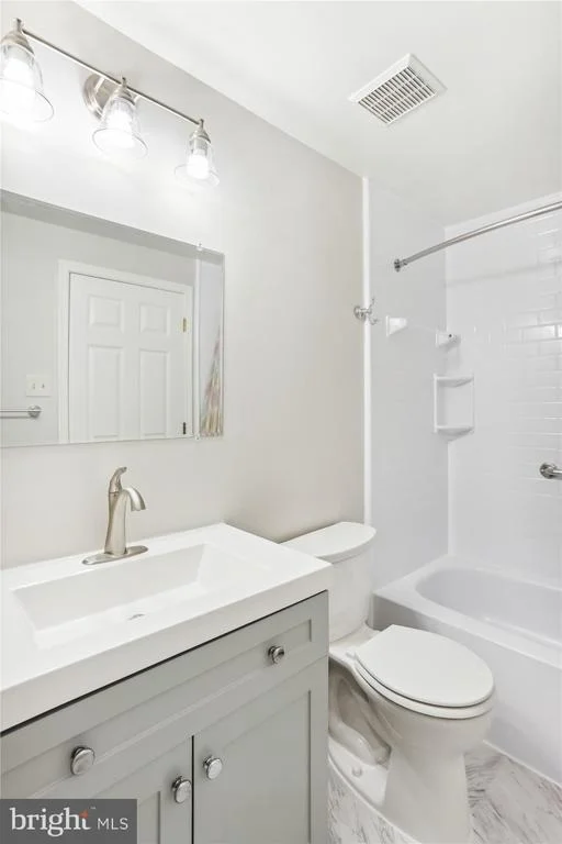 Photo of 927 POINTER RIDGE DRIVE