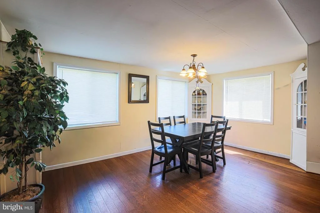 Photo of 6206 WINNER AVENUE