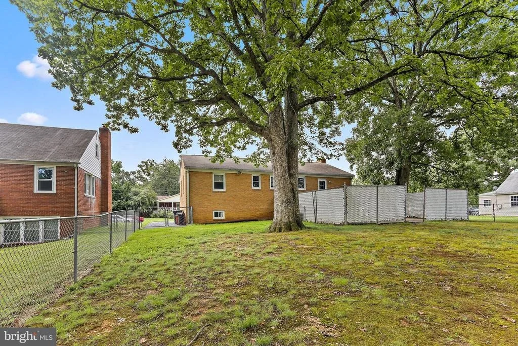 Photo of 7214 EARL DRIVE