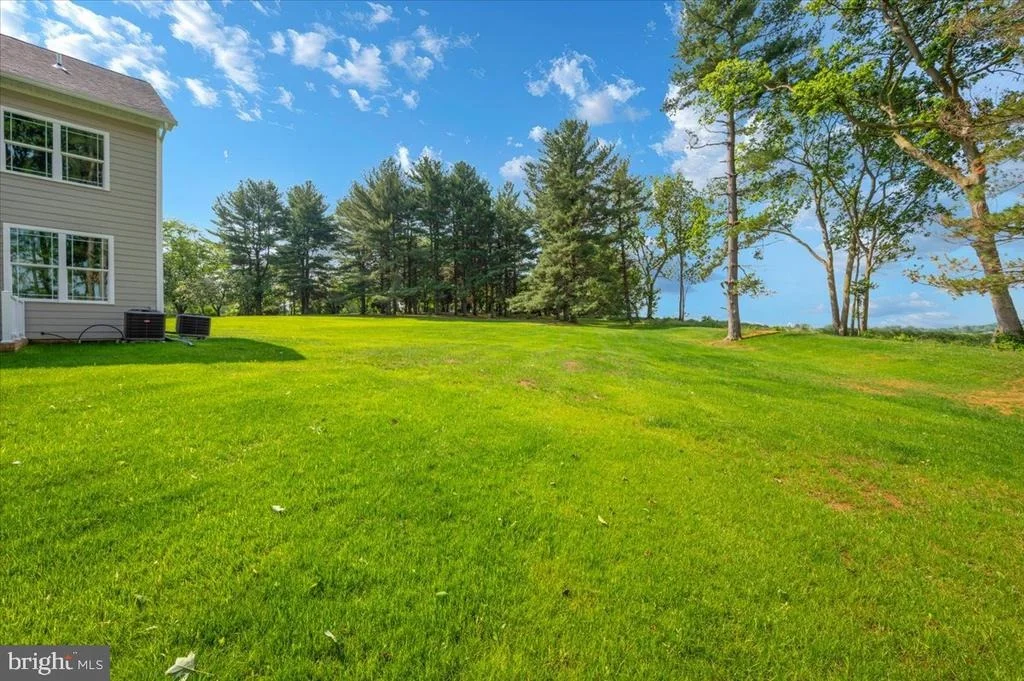 Photo of 460 SHADE TREE LANE
