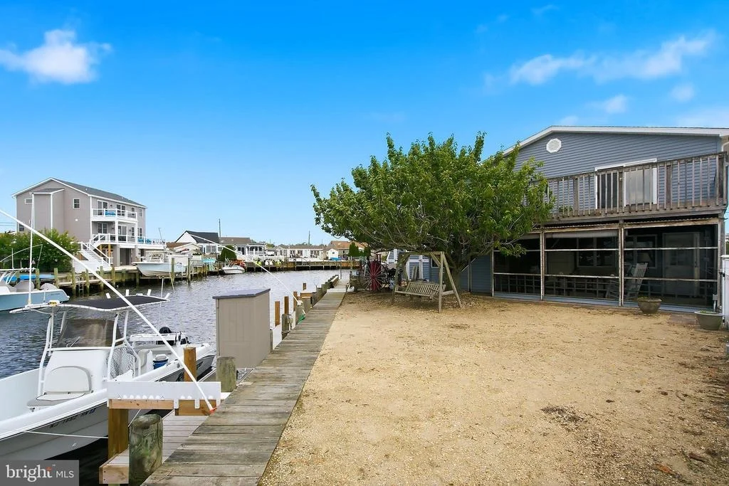 Photo of 72 ROSALYN DRIVE