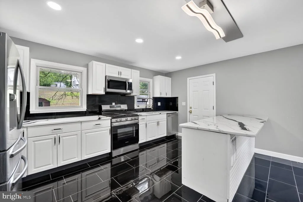 Photo of 3604 HALLOWAY N