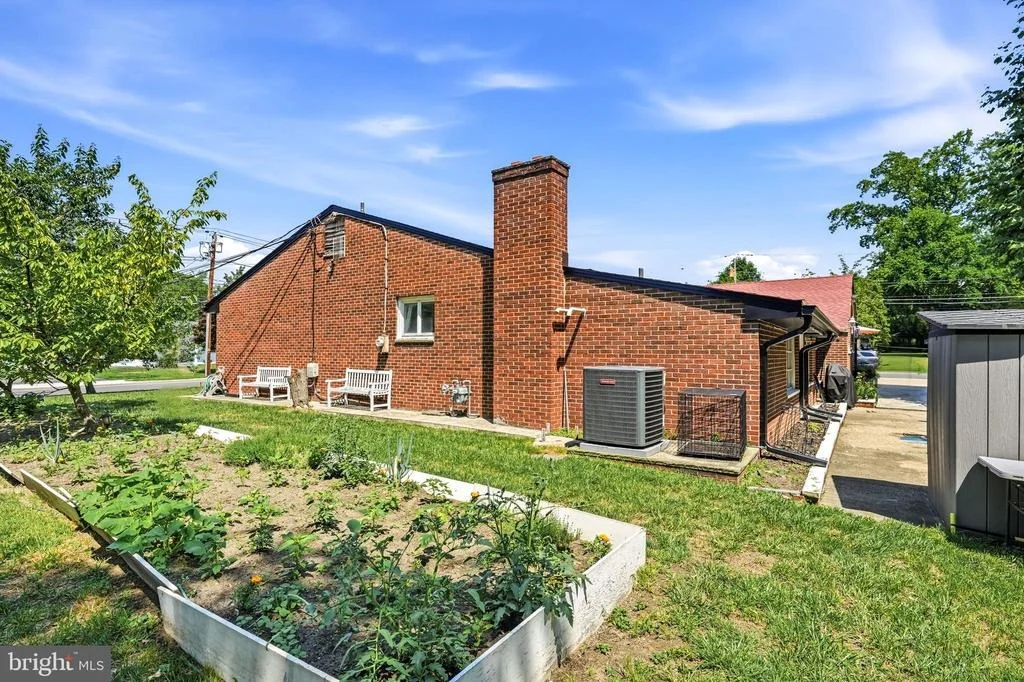Photo of 300 COLUMBIA BOULEVARD