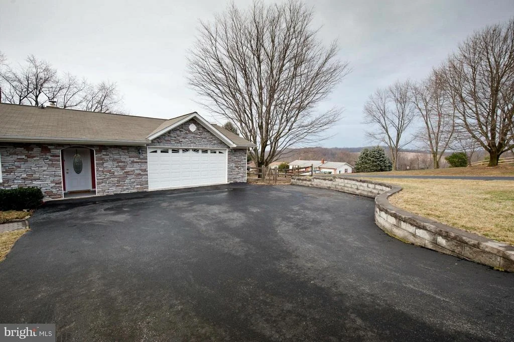 Photo of 5002 LEE HILL CIRCLE