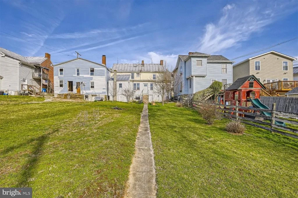Photo of 231 MAIN STREET