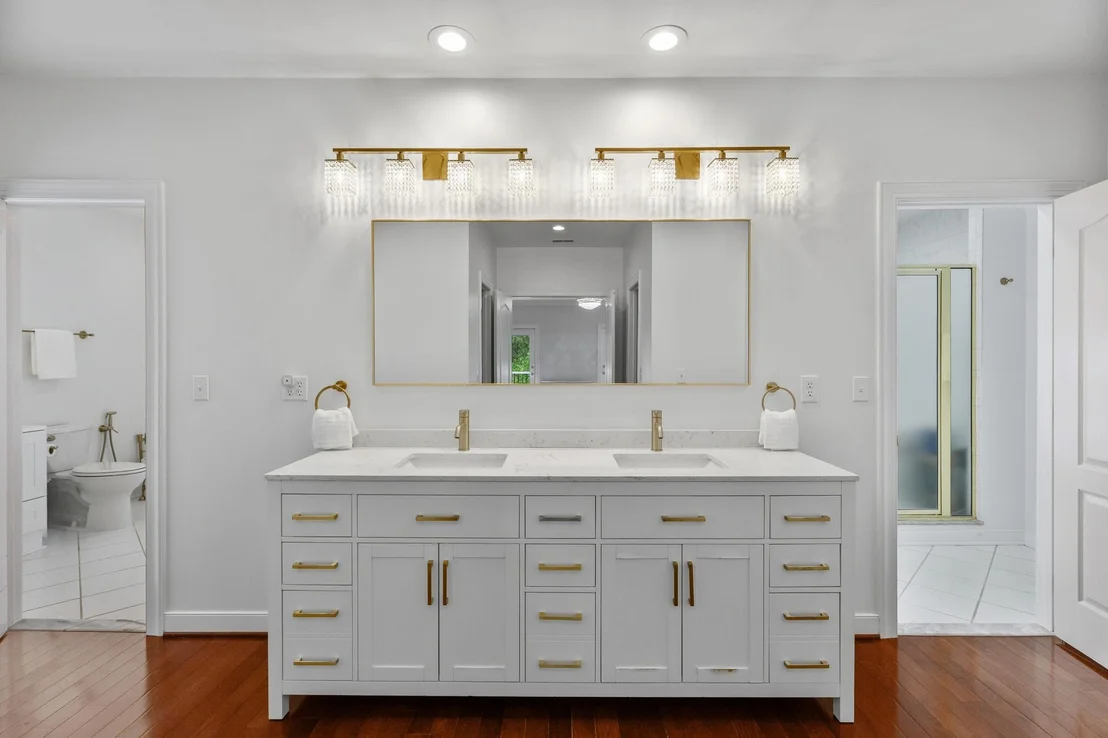Photo of 575 LAUREL ROAD