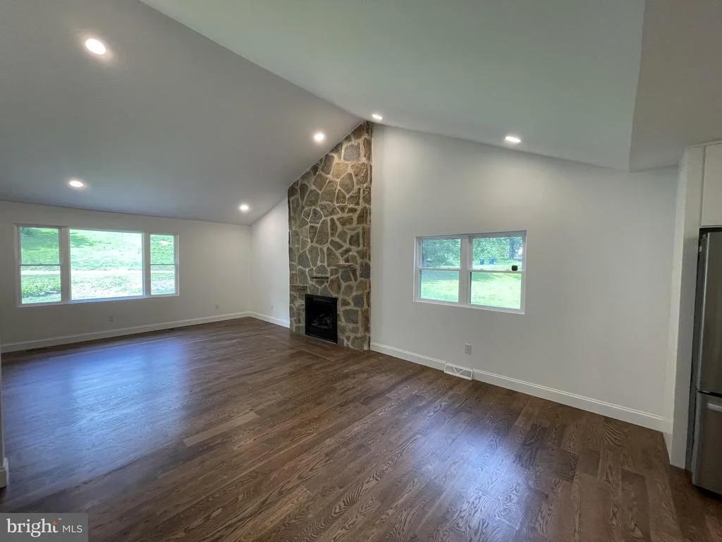 Photo of 512 CRICKET LANE