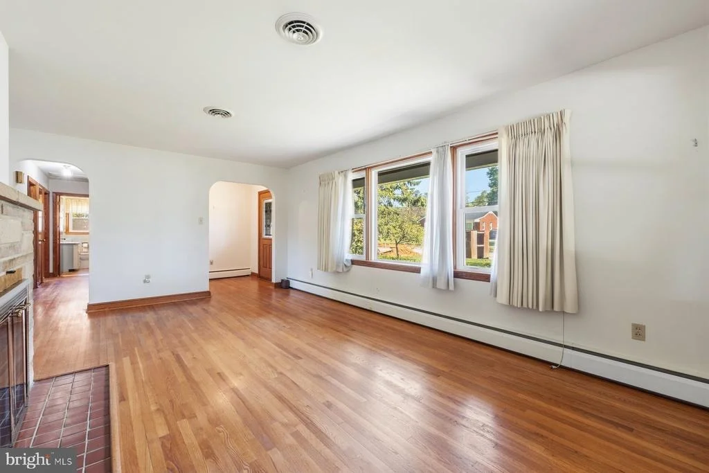 Photo of 16 LINDEN BOULEVARD