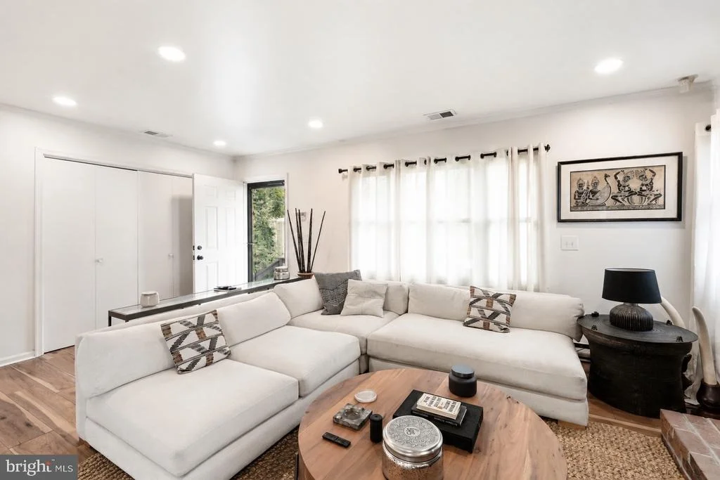Photo of 6114 SUNSET LANE