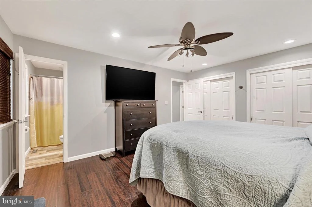 Photo of 4296 WOLF HILL DRIVE