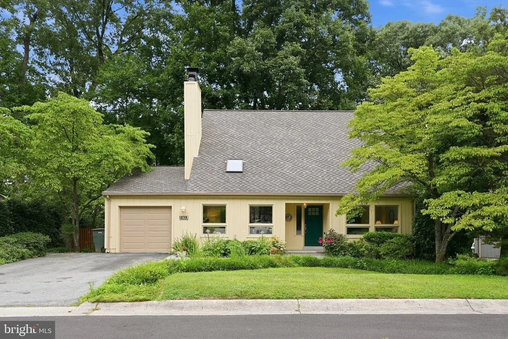 Photo of 11213 ANGUS PLACE