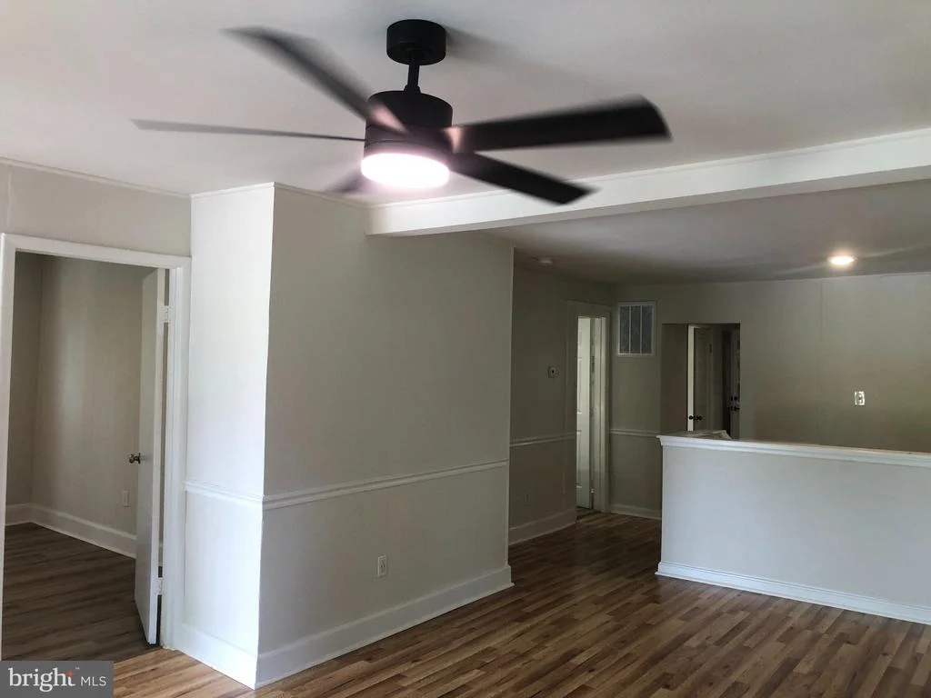 Photo of 516 MENTOR AVENUE