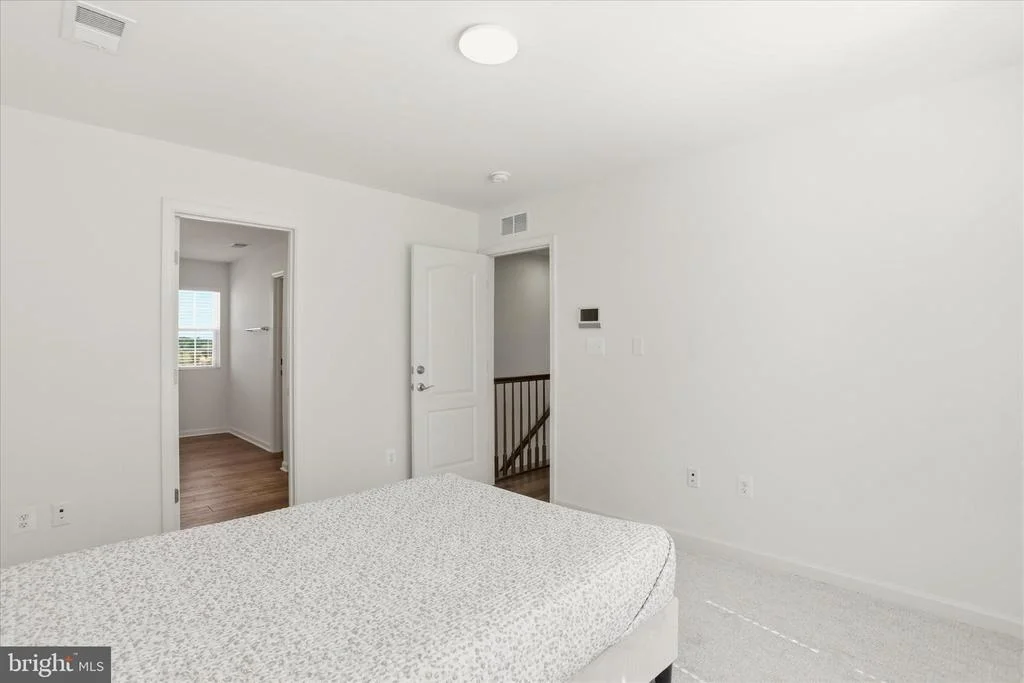 Photo of 462 LUDGATE MANOR