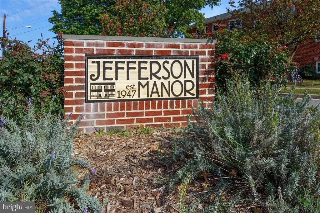 Photo of 6016 WILLIAMSBURG ROAD