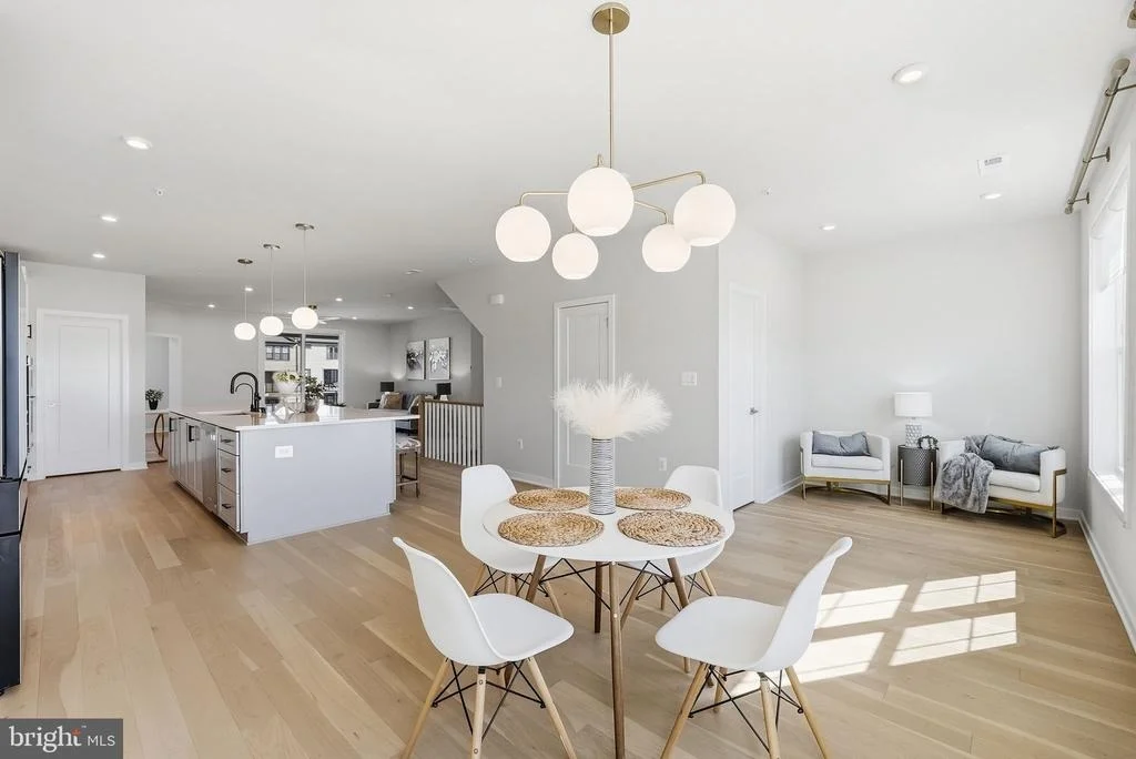 Photo of 43556 CENTERGATE DRIVE