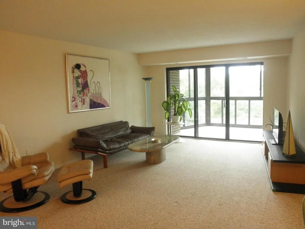 Photo of Unit 1014 at 15100 INTERLACHEN DRIVE