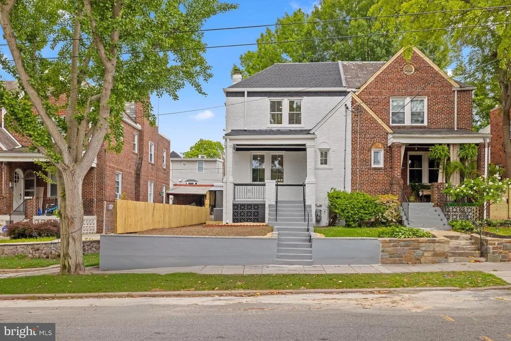 Photo of 536 ONEIDA PLACE NW