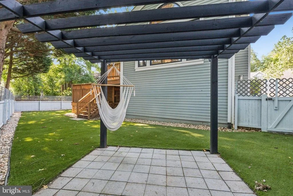 Photo of 910 LANGDON COURT