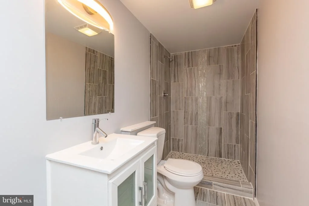 Photo of 708 UNIVERSITY DRIVE